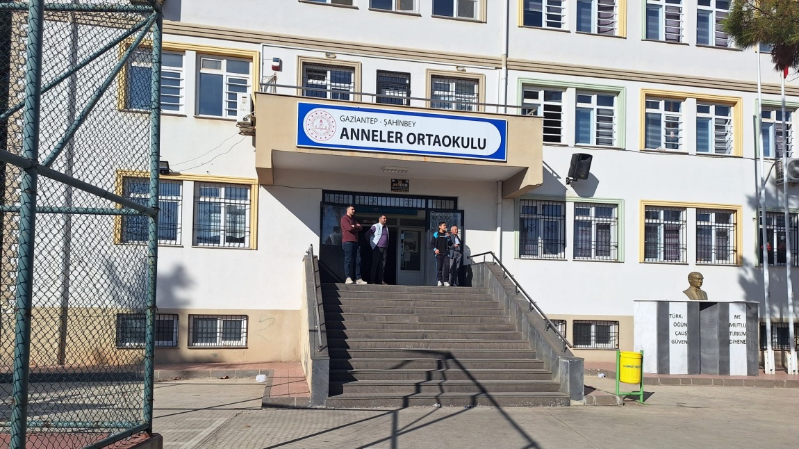 Anneler Ortaokulu deprem tatbikatı